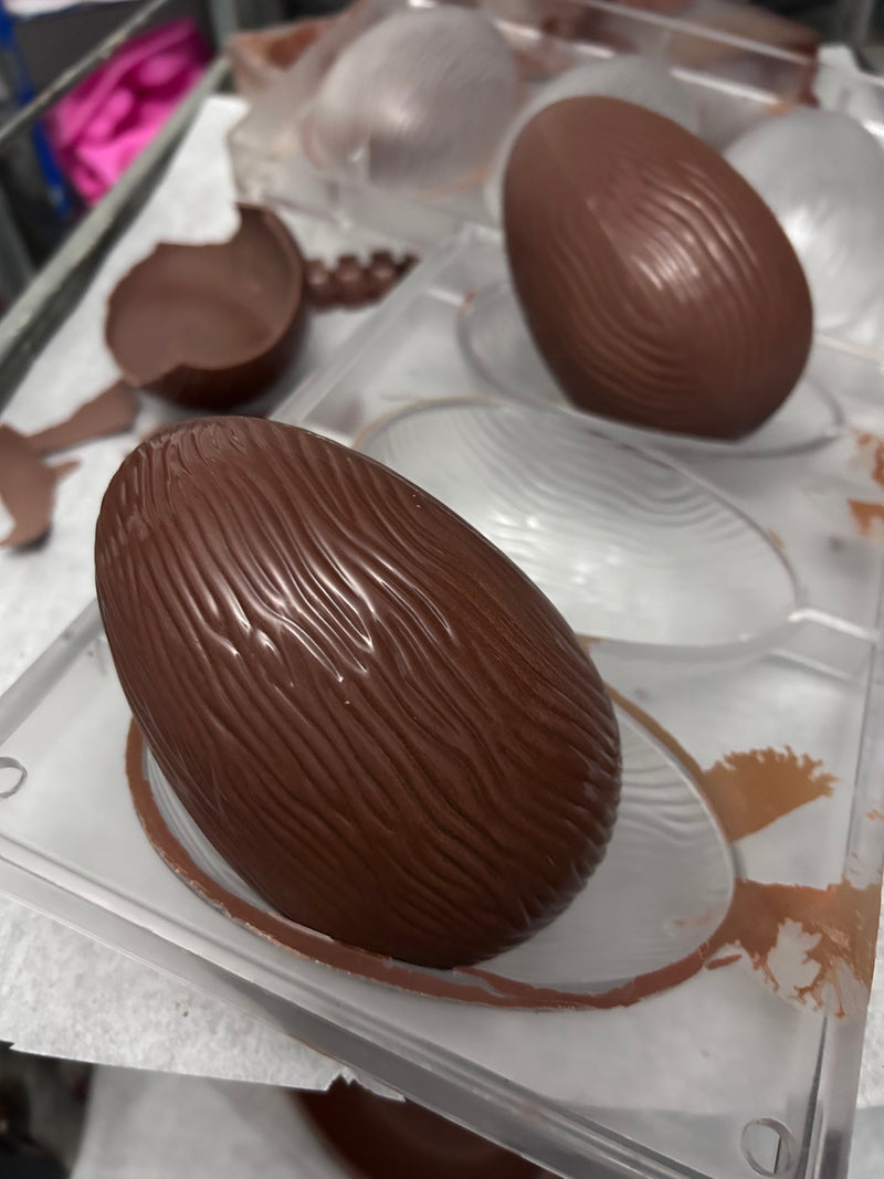 Keto Milk Chocolate Easter Egg